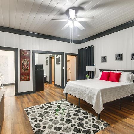 Modern Greenwood Studio Less Than 1 Mi To Downtown! 외부 사진