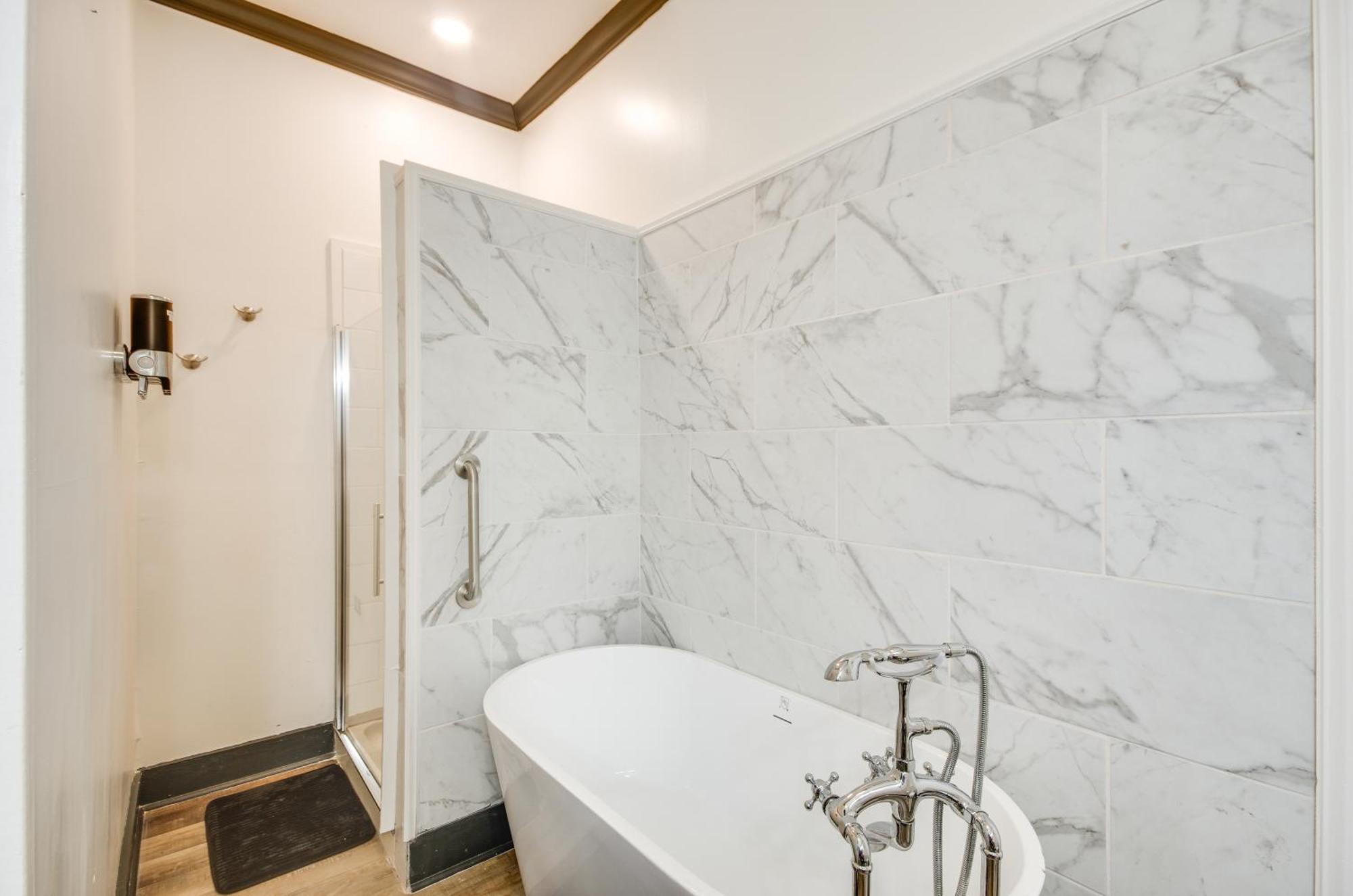 Modern Greenwood Studio Less Than 1 Mi To Downtown! 외부 사진