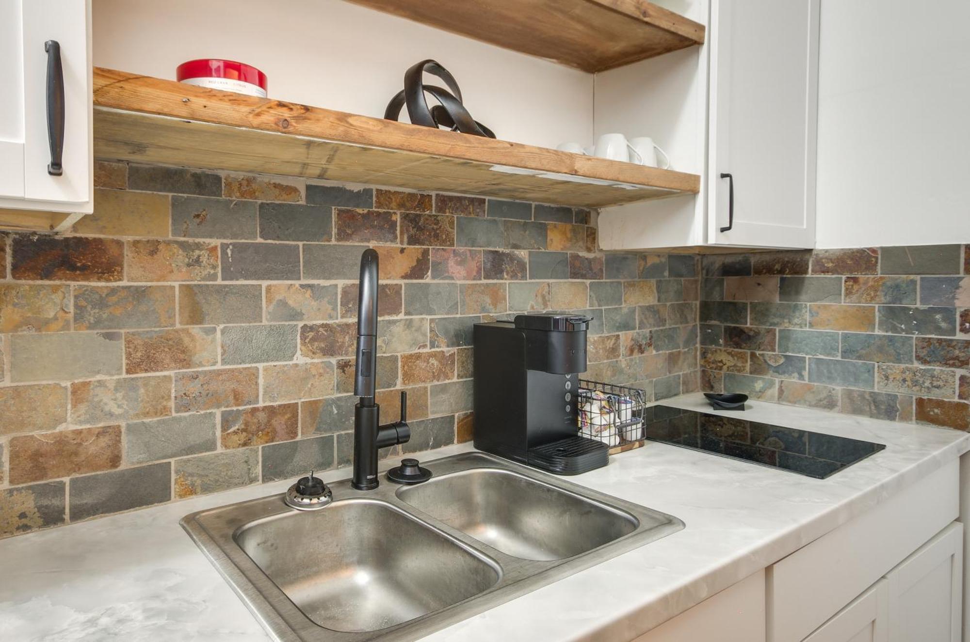 Modern Greenwood Studio Less Than 1 Mi To Downtown! 외부 사진